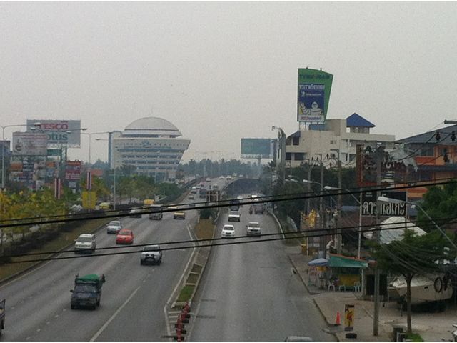 ขายที่ดิน ติดถนนนครอินทร์ พระราม 5 ตรงข้ามศูนย์รถ HONDA, TESCO LOTUSเนื้อที่ 3 ไร่