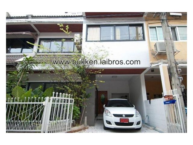 For Sale / For Rent - Townhouse and Office for Sale with Tenant in Thonglor