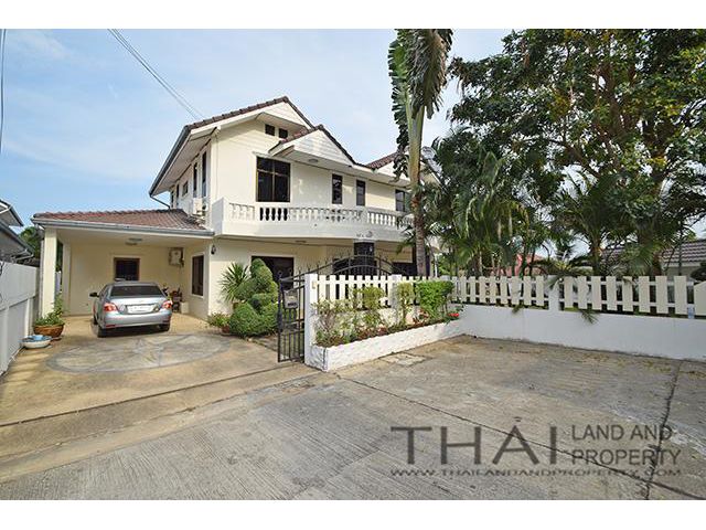 LARGE FOUR BED HOME WITH PRIVATE GARDEN AND POOL – HUA HIN – 6.50MB