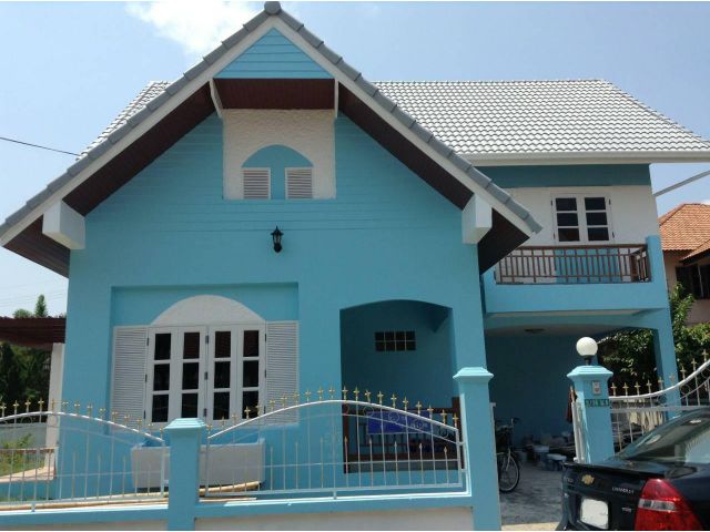 บ้านสวย หรู สีลูกกวาดหลังนี้อยู่ในหมู่บ้านเติมทรัพย์ ขนาด 3ห้องนอน  3 ห้องน้ำ  1ห้องโถง 1 ครัว