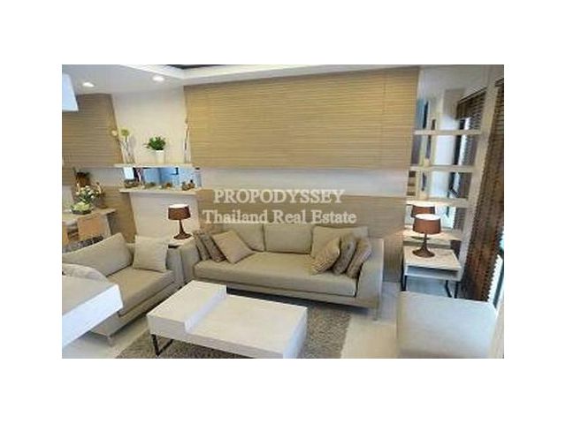 Modern Style Townhouse for rent not far from BTS station on Sukhumvit Road