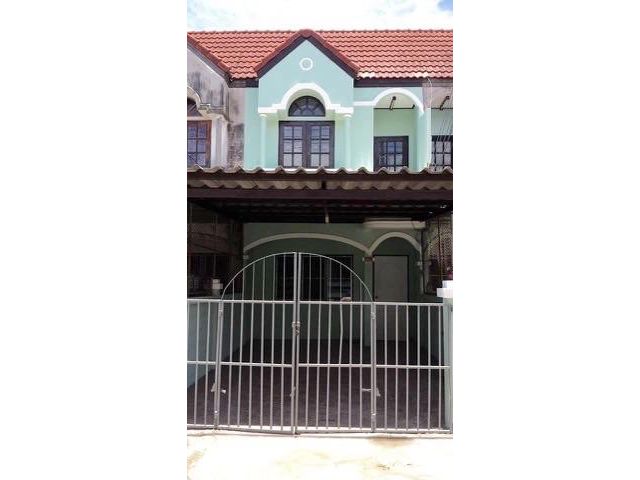 ขายทาวน์เฮ้าส์ 2 ชั้น ในเมืองชลบุรี เทศบาลบ้านสวนซอย9 ถูก
