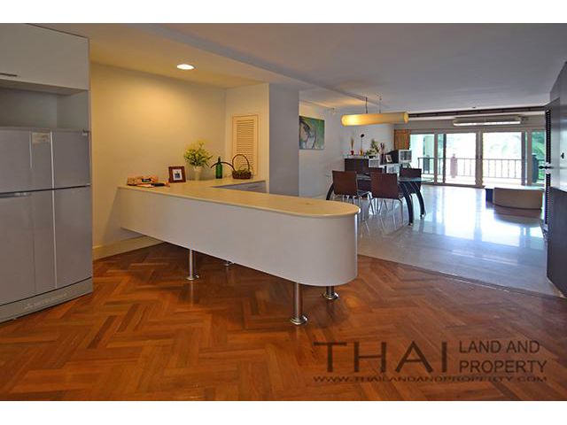 BEACH FRONT CONDO FOR SALE IN HUA HIN – 12MB