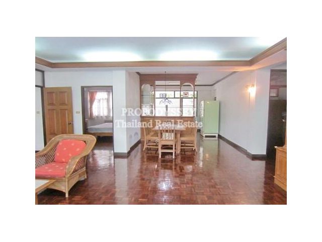 3 bedrooms for rent Close to BTS Prompong
