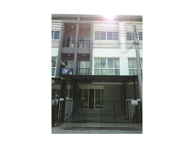 FOR RENT (สำหรับเช่า) Lumpini Town Ville Srinakarin / 3 beds 3 baths / 18 Sqw.**25,000** Unfurnished With 4 Aircons. For