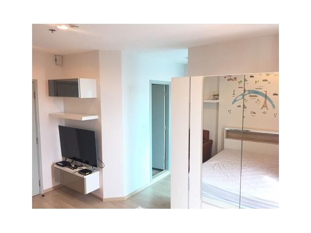 +++Many units for rent at Sathorn Road and near by BTS station the rental start only from 10,000 bath per month. +++