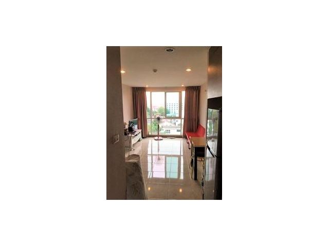 Sell Dsign Condo Ratchada 42 sqm Top Floor, Corner Room near MRT Sutthisan Special Price