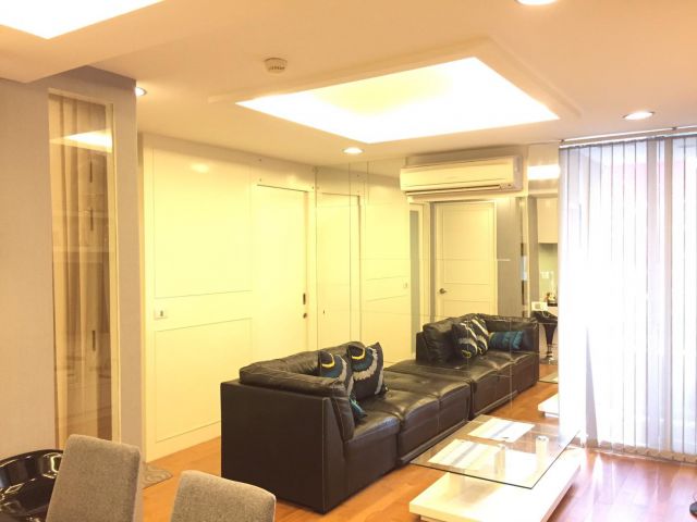 Nice 2 beds room unit for rent near to BTS ploenchit fully furnished .