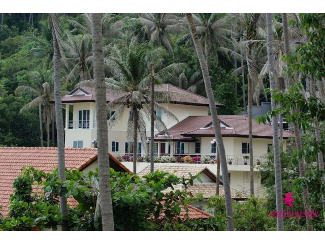 ขายบ้านฮิลไซด์ พูลวิลล่า / 4 ห้องนอน / 5 ห้องน้ำ / สระว่ายน้ำส่วนตัว / เกาะสมุย-เฉวงน้อย ( Chaweng Noi Hillside Villa For Sale )