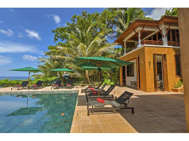 8 Bedroom Villa for Sale kata Beach