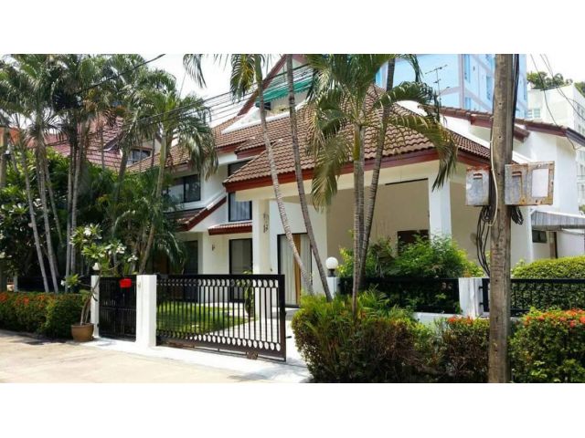 House in Thonglor - Sukhumvit 53-55 for sale 87 Sq.Wah 4 beds