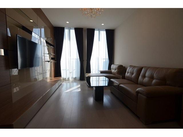 NOBLE PLOENCHIT brand new Condo for rent 2 bed 82 sqm and 90000 per month