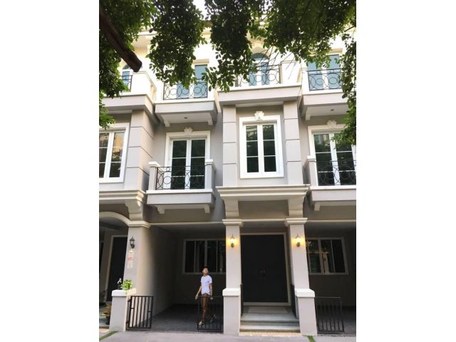“FOR RENT” Brand New Townhome In The Heart Of Sukhumvit