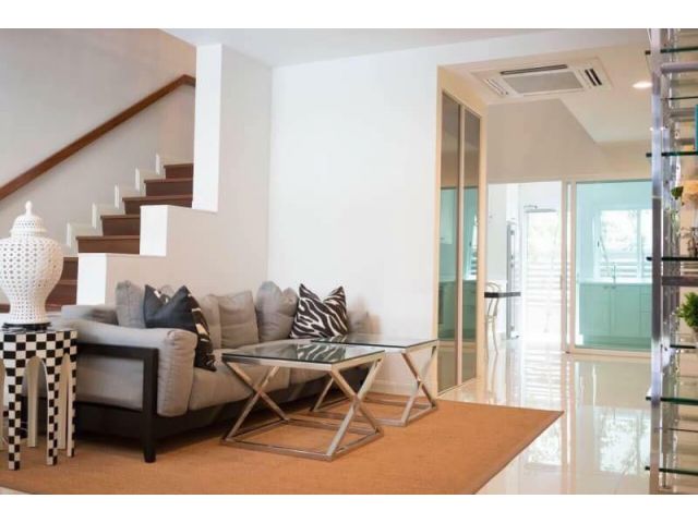 FOR RENT!!! Brand New Luxury Townhome In The Heart Of Sukhumvit