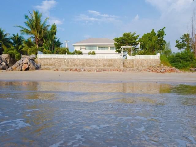 ขายบ้านหรู ติดชายทะเลหาดปึกเตียน เพชรบุรี พร้อมสระว่ายน้ำส่วนตัว
