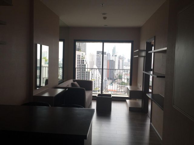 +++ For sale 1 bedroom At Teal Taksin condo nearby BTS Wongwainyai +++