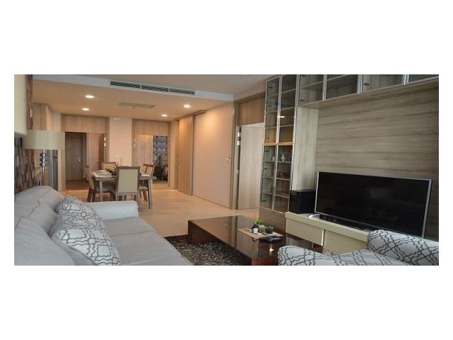 NOBLE PLOENCHIT brand new Condo for rent room 6 1 bed 46 sqm 45000 per month