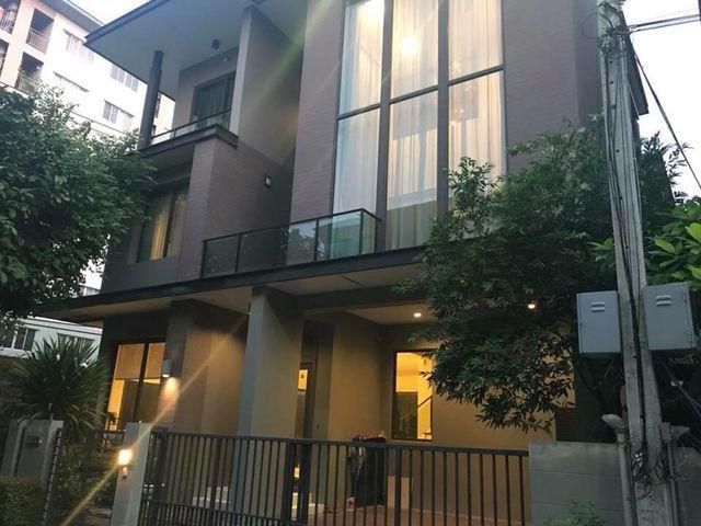 BN255ด่วน!!ขายบ้านเดี่ยว 3 ชั้นระดับ luxury สวย ดีไซน์สไตล์โมเดิร์น โครงการ โซล เอกมัย-ลาดพร้าว (Soul-Ekamai Ladpra