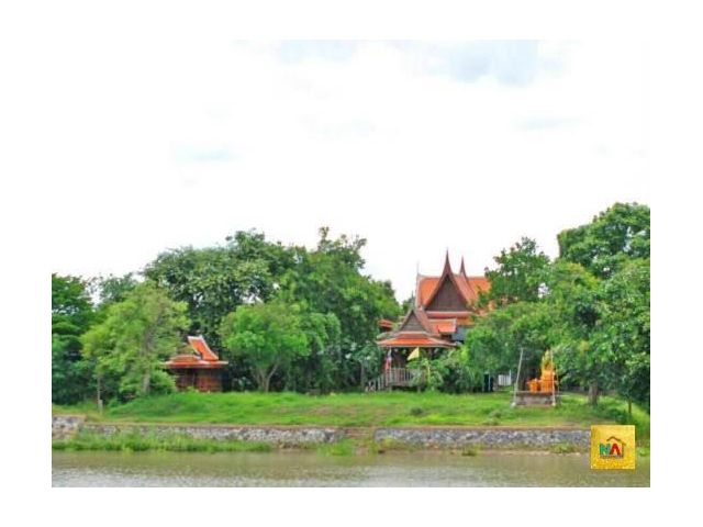 ขายด่วน บ้านเรือนไทยริมน้ำ ( แม่น้ำน้อย ) ขนาด 1-2-83 ไร่ อ.บางไทร - อยุธยา