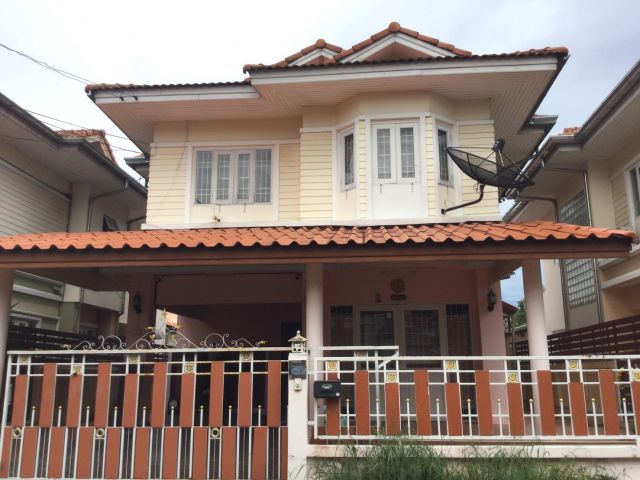 ขายบ้านเดี่ยว 2 ชั้น 3 ห้องนอน 2ห้องน้ำ หมู่บ้านนาริสาเสรีไทย ทำเลดี เนื้อที่ 44 ตาราวา ถนนเสรีไทย เขตบึ่งกุ่ม กรุงเทพฯ