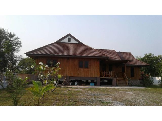 Beautiful Thai teak wood house for sale in Hua Hin, 200 Sq.Wah good price good location!!!