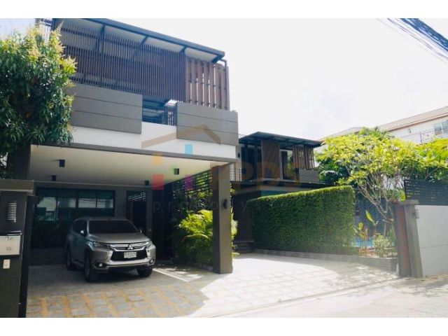 For sale brand new single house 4 bedrooms with private pool on Sukhumvit 71 Pridi