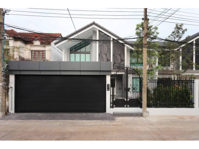 ขายบ้านแฝดสวยมากสร้างใหม่ ลาดพร้าว41/1 ใกล้BTSภาวนา200เมตร. ใกล้ MRTลาดพร้าว เนื้อที่ 60 ตรว. (ห้องนั่งเล่นเพดานสูง) บิ้วอินทั้งหลัง แอร์ทั้งหลัง