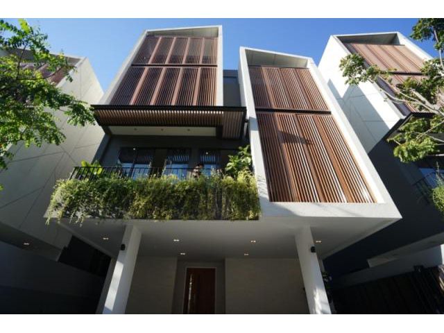 ขายบ้านเดี่ยว 4 ชั้น อาณา เอกมัย (Arna Ekamai) ขนาด 50 ตรว. Luxury ใจกลางสุขุมวิท ย่านทองหล่อเอกมัย