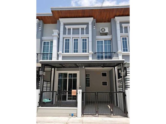 T23ให้เช่า ทาวน์โฮม ใกล้รถไฟฟ้าแบริ่ง 2 ชั้น โครงการ โกลเด้นแลนด์ 3 ห้องนอน  2 ห้องน้ำแอร์ 2 ตัว เครื่องทำน้ำอุ่น มีเฟอร
