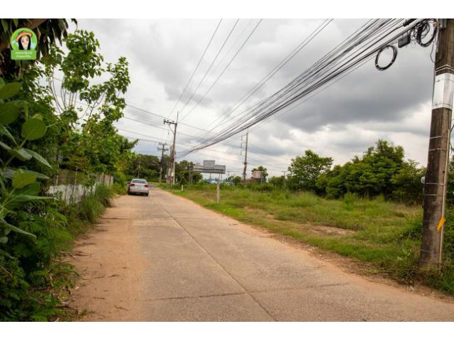 ที่ดินเปล่าสำหรับทำบ้านจัดสรร ทางเข้าเมโทรทาวน์-วาริน ห่างถ.เลี่ยงเมือง 20 เมตร