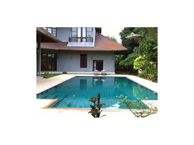 RENTบ้านพร้อมสระส่วนตัว ใกล้ห้างซีคอน