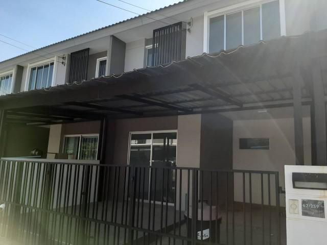 รหัสทรัพย์  7990 ทาวน์เฮ้าส์ Townhome Pruksa Ville 87 Teparak, ซอย ศรีสมิตร  ใกล้ แจส เออเบิร์น ศรีน