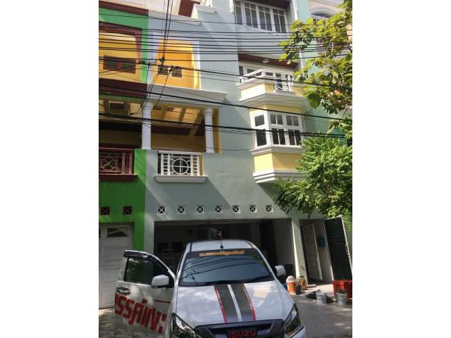 รหัสทรัพย์  7955 ทาวน์โฮม หมู่บ้านการ์เด้น ซิตี้ ลากูน  ประชาชื่น งามวงศ์วาน รีโนเวททั้งหลัง พร้อมเฟ