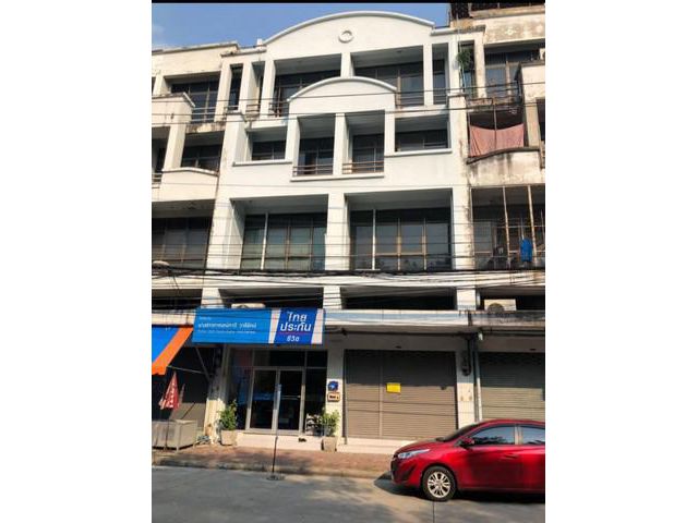 FOR RENTอาคารพาณิชย์ 4ชั้นครึ่ง
