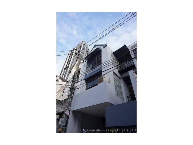 ทาวน์โฮม 3 ชั้น ซ.สุขุมวิท 44/2
