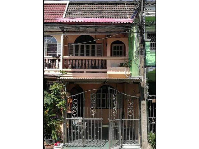 รหัสทรัพย์  8008 บ้าน หมู่บ้านเสนาวิลล่า84  ใกล้เดอะมอลล์บางกะปิ