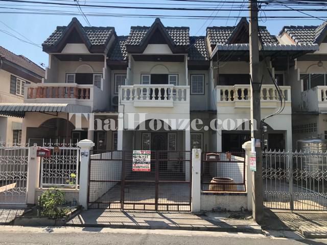 ขายทาวน์เฮาส์ 2 ชั้น หมู่บ้านบดินทร์เฮาส์  ซอยพหลโยธิน 75