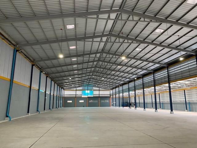 ให้เช่าโกดังใหม่เมืองสมุทรปราการ ย่านเทพารักษ์ 82 พื้นที่ใช้สอยแบ่งเป็นส่วน ขนาด 400 ตรว.  ใกล้ BTSศรีด่าน ใกล้ บางพลี ศ