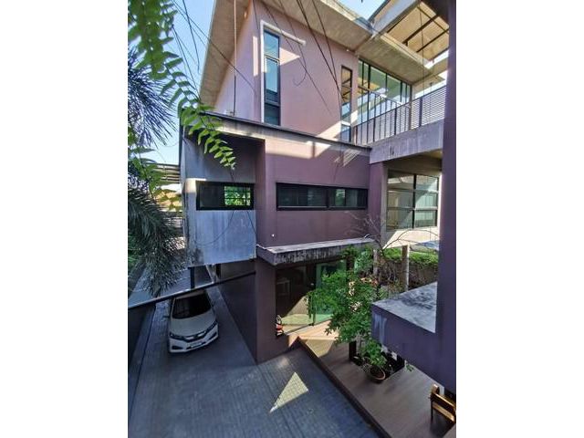 ขายบ้านโฮมออฟฟิศ พท 122 ตรว ใกล้รถไฟฟ้าสุทธิสาร