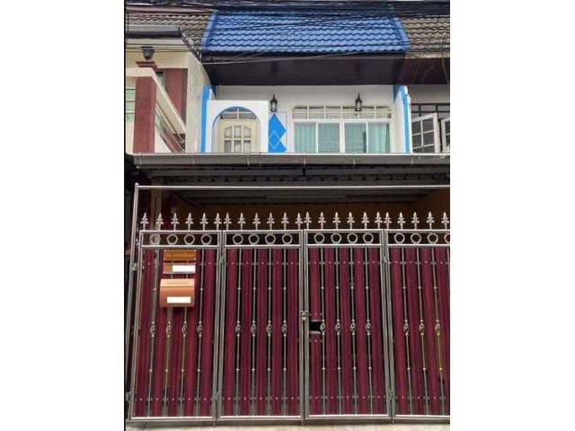 รหัสทรัพย์  8048 ทาว์เฮ้าส์  หมู่บ้าน รัตนชัยวิลล่า   ติดรถไฟฟ้า หลักสี่