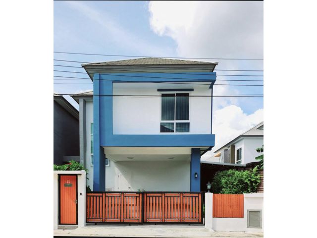 บ้านเดี่ยว 2 ชั้นพร้อมที่ดิน ขนาด 46 ตรว. ที่จอดรถ 2 คันหมู่บ้านทิพธนา เพชรเกษม 53