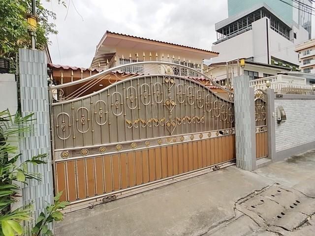 PDD02 ขายบ้านเดี่ยว 2ชั้น หมู่บ้านอยู่เจริญรัชดาซอย3 ใกล้MRTพระราม 9 House for sale Ratchada Soi 3, near MRT Rama 9 ใกล้