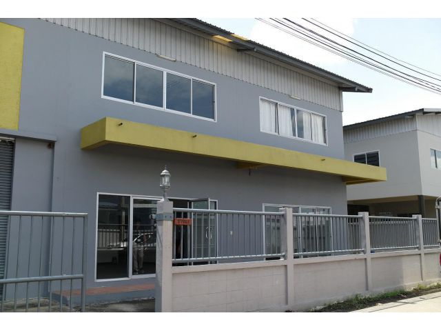 โรงงาน โกดัง ให้เช่าหลากหลายขนาด อยู่ ถนน.346 ปทุมธานี-ลาดหลุมแก้ว ต.ลาดหลุมแก้ว อ.ลาดหลุมแก้ว จ.ปทุมธานี 12140