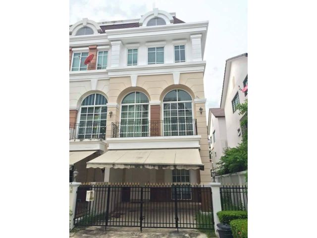 ให้เช่าทาวน์โฮม 3 ชั้น เขตบางกะปิ หมู่บ้านพลัส ซิตี้ พาร์ค หัวหมาก