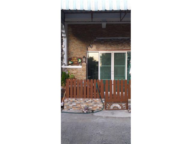 ขายทาวน์เฮ้าส์ 2 ชั้น ห้องริม หมู่บ้านราณี 5 เดินทางสะดวก ใกล้โรงเรียนสตรีวิทยา 2 ถ.ลาดพร้าว 71 ถ.เกษตร-นวมินทร์ เลียบท