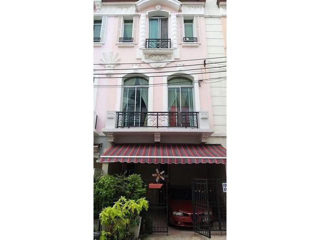 ให้เช่าทาวน์โฮมบ้านกลางเมืองแกรนด์ เดอ ปารีส รัชดา