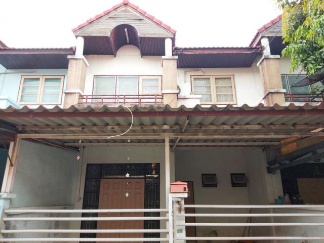 ราคาที่คุณเป็นเจ้าของได้กับ "ทาวน์เฮาส์ 2 ชั้น 3 ห้องนอน ใกล้โรบินสัน "