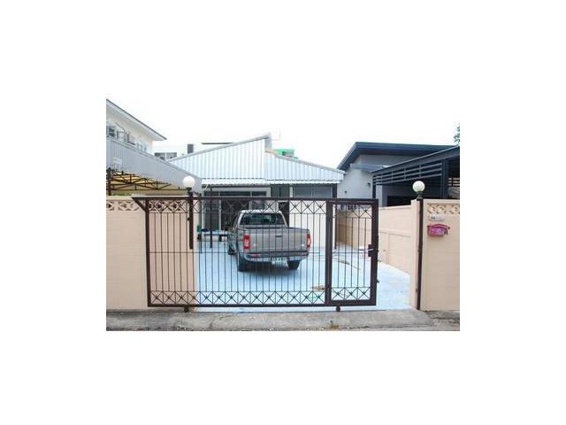 บ้านเดี่ยว ชั้นเดียว ถ.โชคชัย 4 ซอย 36
