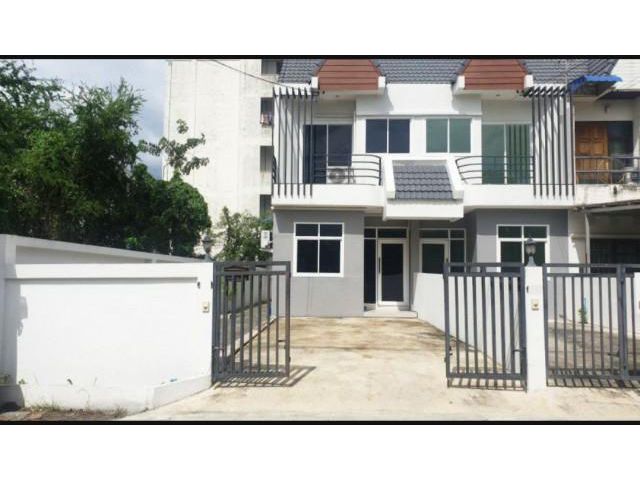 ขายบ้านทาวน์โฮม(หลังหัวมุม)ถ.สุขาภิบาล5ซ.64