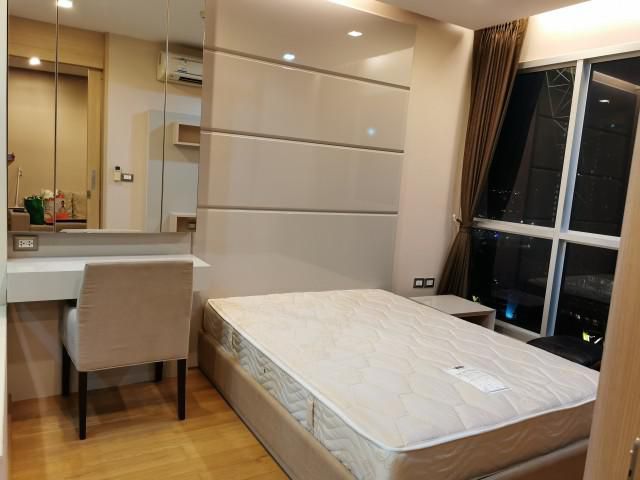 รหัสทรัพย์  8185  ดิ แอดเดรส อโศก / THE ADDRESS ASOKE   ติดรถไฟฟ้า MRT เพชรบุรี